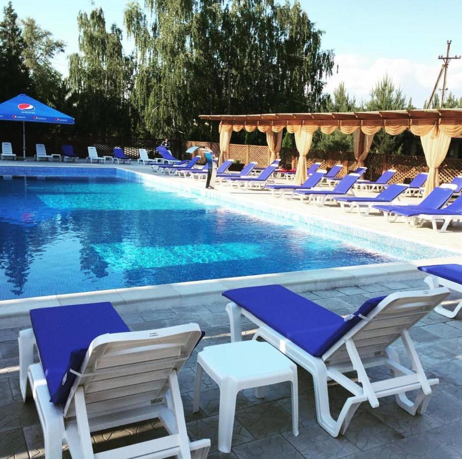 נובומוסקובסק Relax Hotel - Restaurant Complex מראה חיצוני תמונה